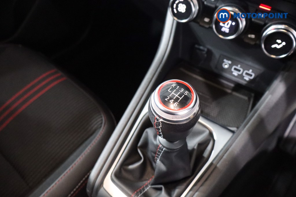 Renault Captur R.S. Line Manual Petrol-Electric Hybrid SUV - Stock Number (1567745) - 16th supplementary image