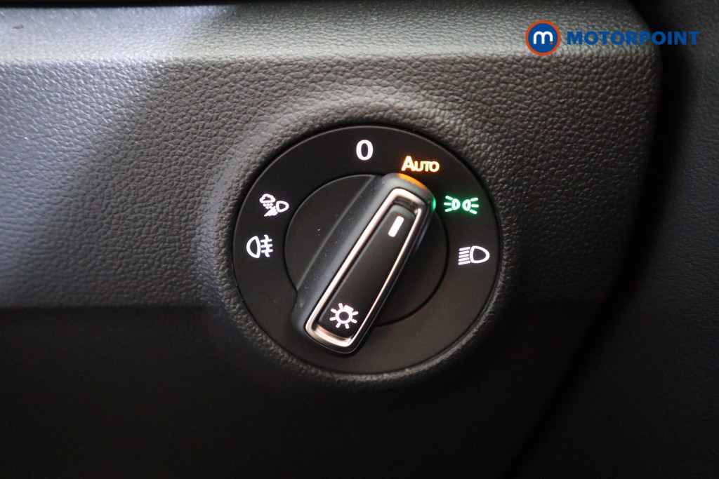 Volkswagen T-Roc Style Manual Petrol SUV - Stock Number (1568261) - 7th supplementary image