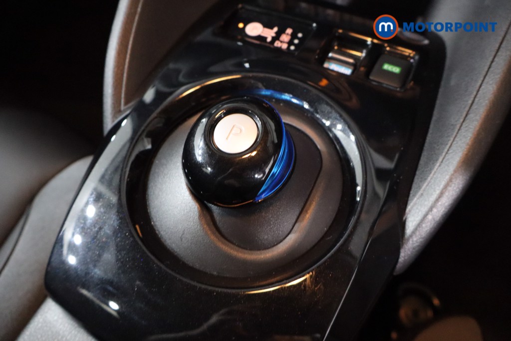 Nissan Leaf Tekna Automatic Electric Hatchback - Stock Number (1568567) - 17th supplementary image