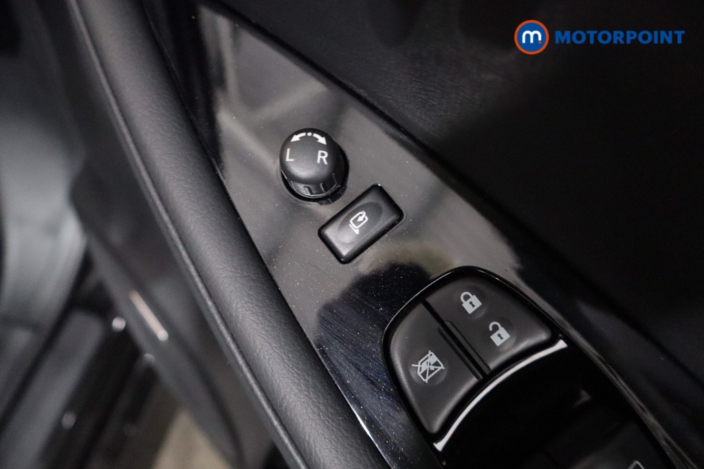 Nissan Leaf Tekna Automatic Electric Hatchback - Stock Number (1568567) - 21st supplementary image