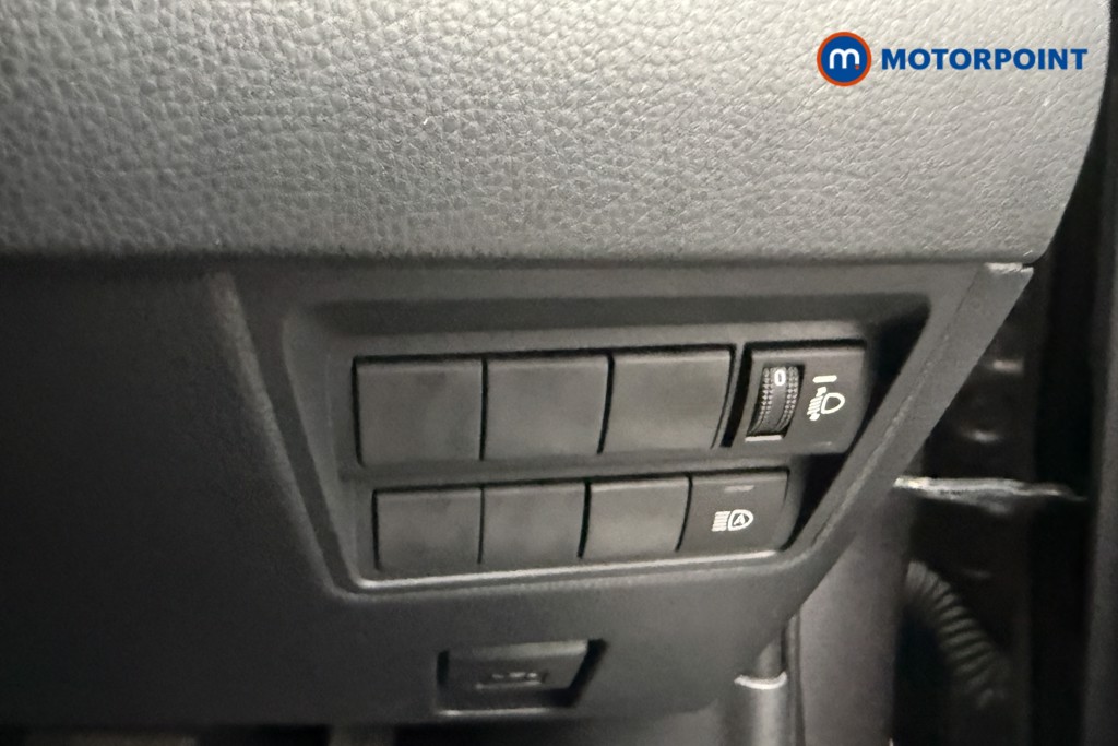 Toyota Yaris Design Automatic Petrol-Electric Hybrid Hatchback - Stock Number (1569552) - 12th supplementary image