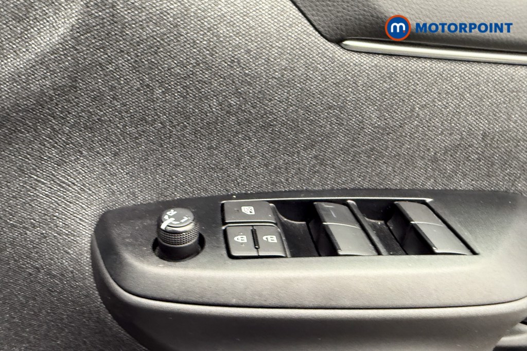 Toyota Yaris Design Automatic Petrol-Electric Hybrid Hatchback - Stock Number (1569552) - 13th supplementary image