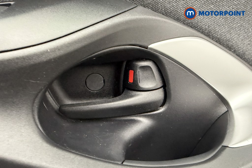 Toyota Yaris Design Automatic Petrol-Electric Hybrid Hatchback - Stock Number (1569552) - 14th supplementary image