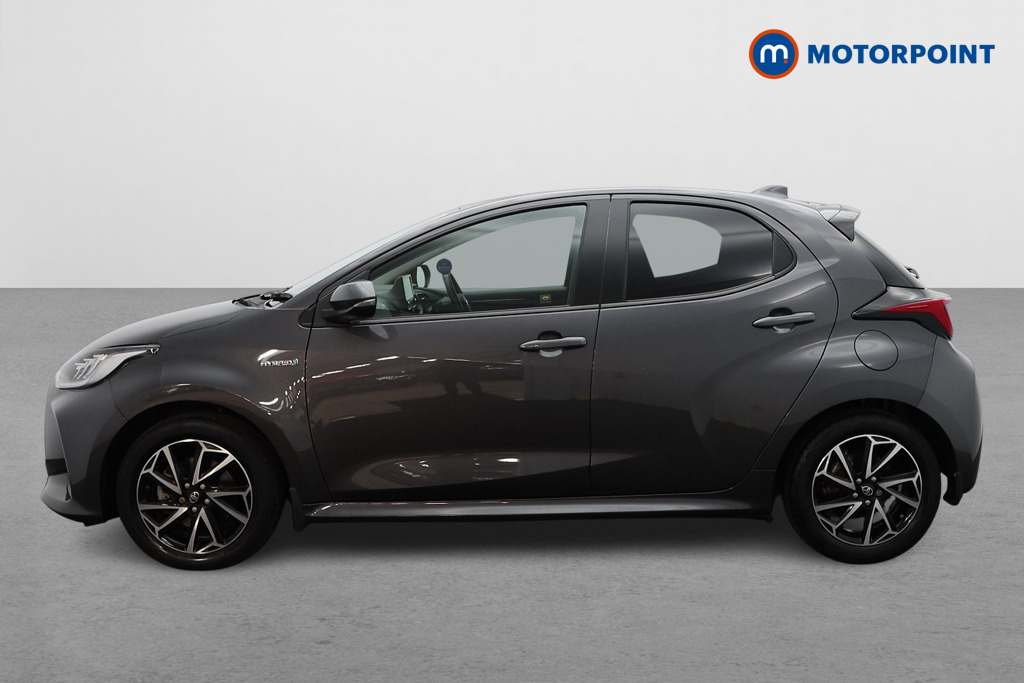 Toyota Yaris Design Automatic Petrol-Electric Hybrid Hatchback - Stock Number (1569552) - Passenger side
