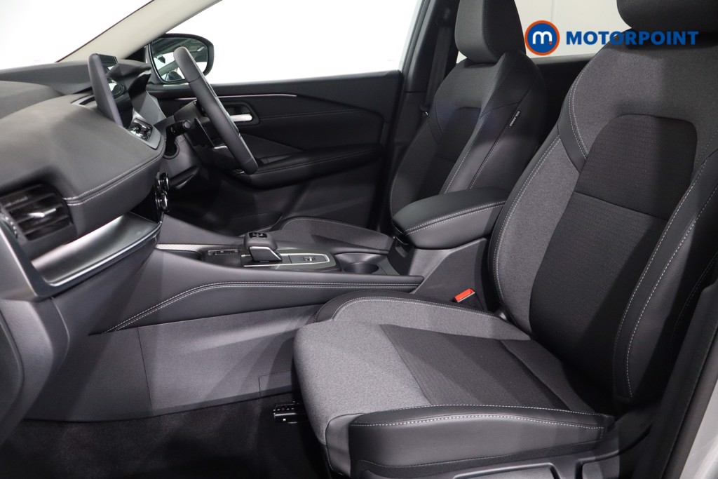 Nissan Qashqai N-Connecta Automatic Petrol SUV - Stock Number (1569602) - 4th supplementary image