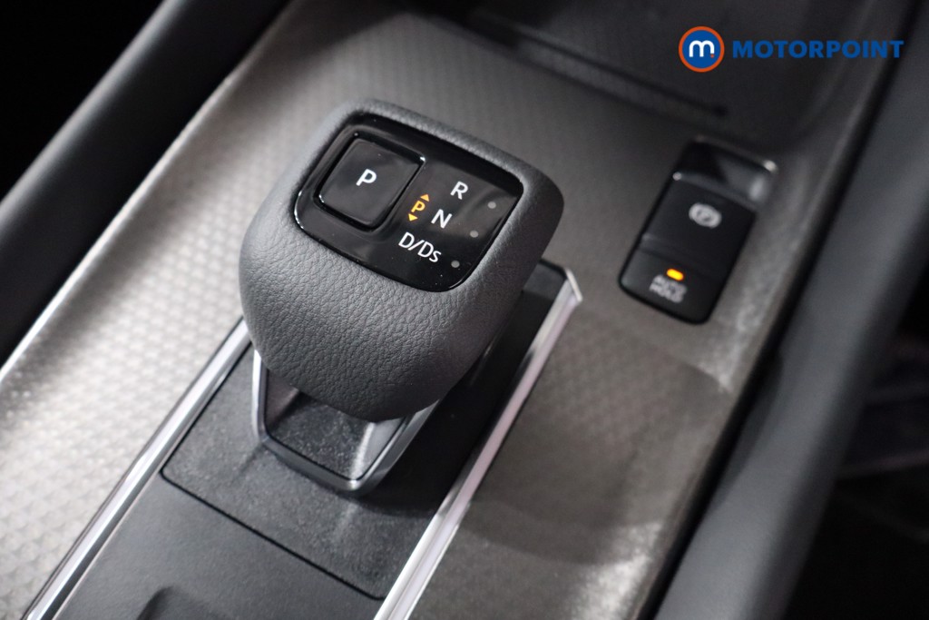 Nissan Qashqai N-Connecta Automatic Petrol SUV - Stock Number (1569602) - 14th supplementary image