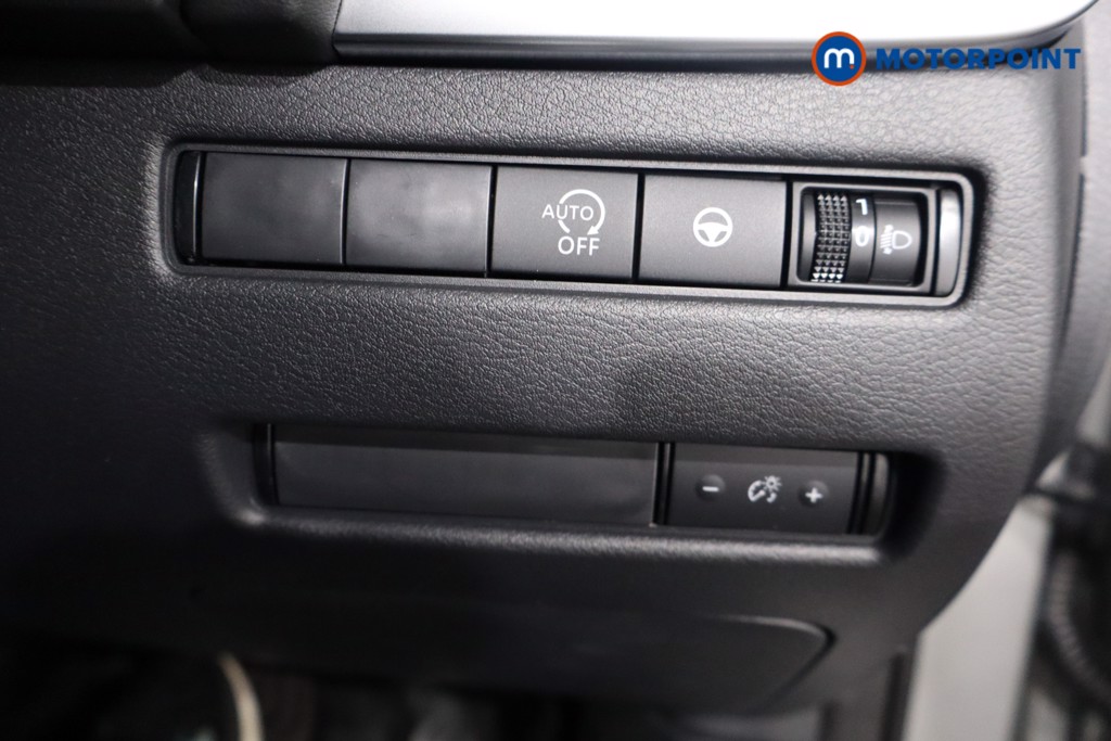 Nissan Qashqai N-Connecta Automatic Petrol SUV - Stock Number (1569602) - 20th supplementary image