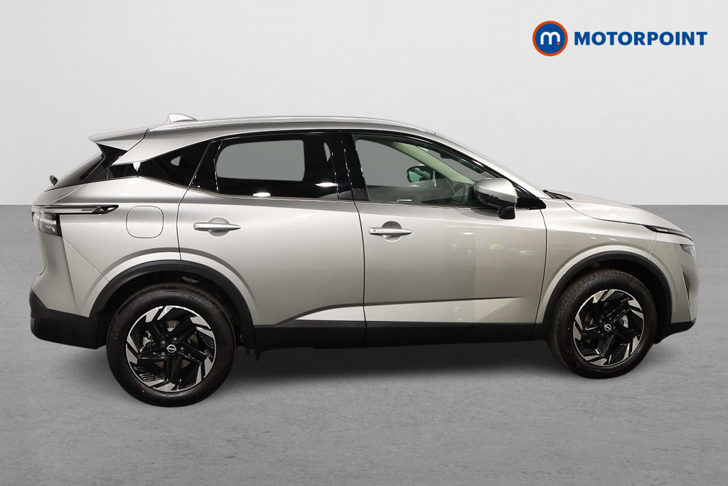 Nissan Qashqai N-Connecta Automatic Petrol SUV - Stock Number (1569602) - Drivers side