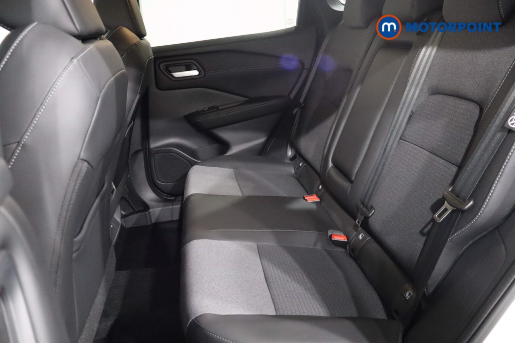 Nissan Qashqai N-Connecta Automatic Petrol SUV - Stock Number (1569606) - 5th supplementary image