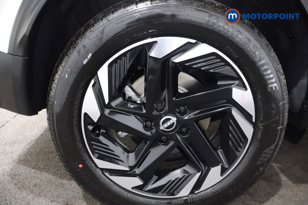 Nissan Qashqai N-Connecta Automatic Petrol SUV - Stock Number (1569606) - 9th supplementary image