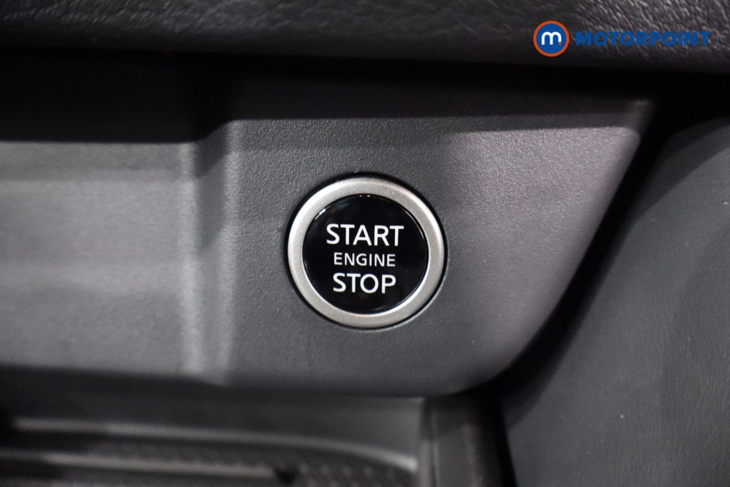 Nissan Qashqai N-Connecta Automatic Petrol SUV - Stock Number (1569606) - 13th supplementary image