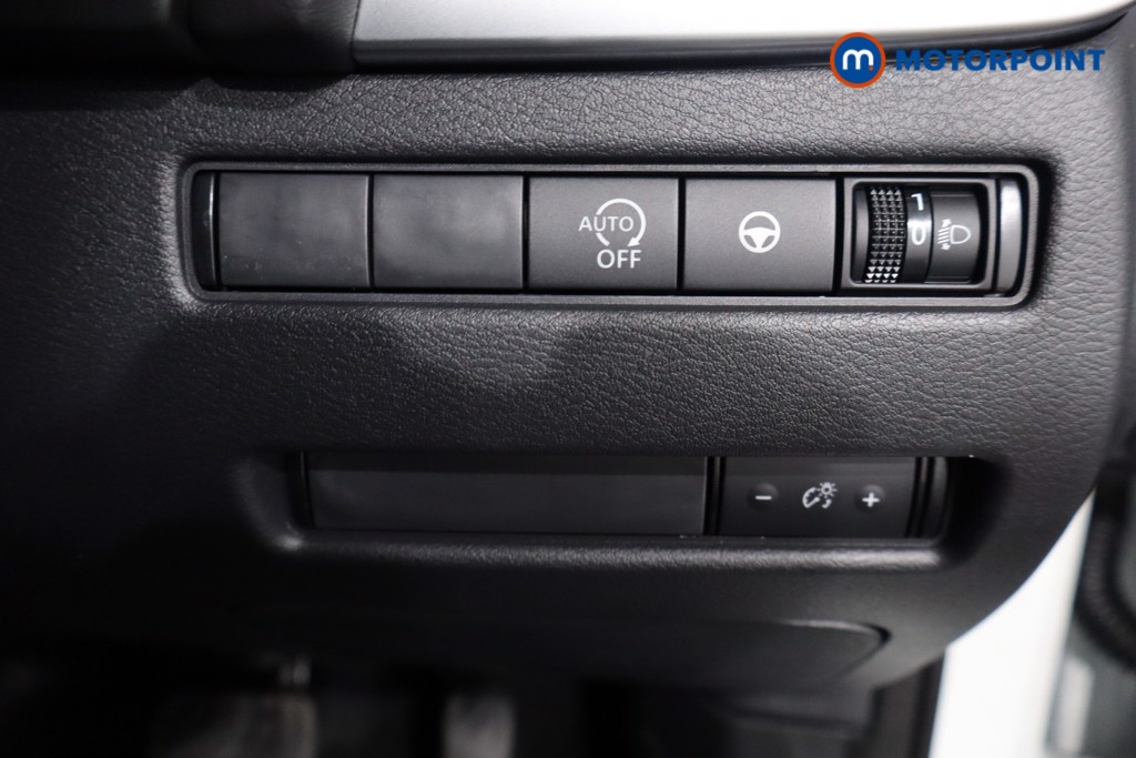 Nissan Qashqai N-Connecta Automatic Petrol SUV - Stock Number (1569606) - 20th supplementary image