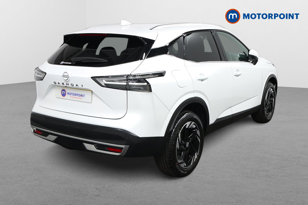 Nissan Qashqai N-Connecta Automatic Petrol SUV - Stock Number (1569606) - Drivers side rear corner