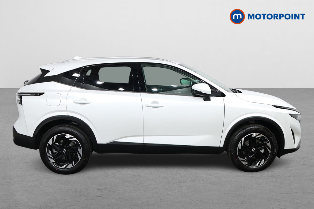 Nissan Qashqai N-Connecta Automatic Petrol SUV - Stock Number (1569608) - Drivers side