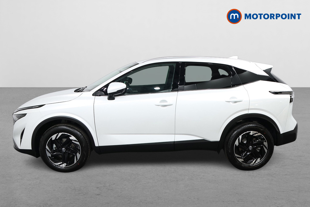 Nissan Qashqai N-Connecta Automatic Petrol SUV - Stock Number (1569608) - Passenger side
