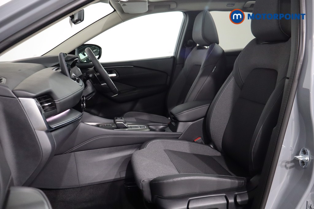 Nissan Qashqai N-Connecta Automatic Petrol SUV - Stock Number (1569609) - 4th supplementary image