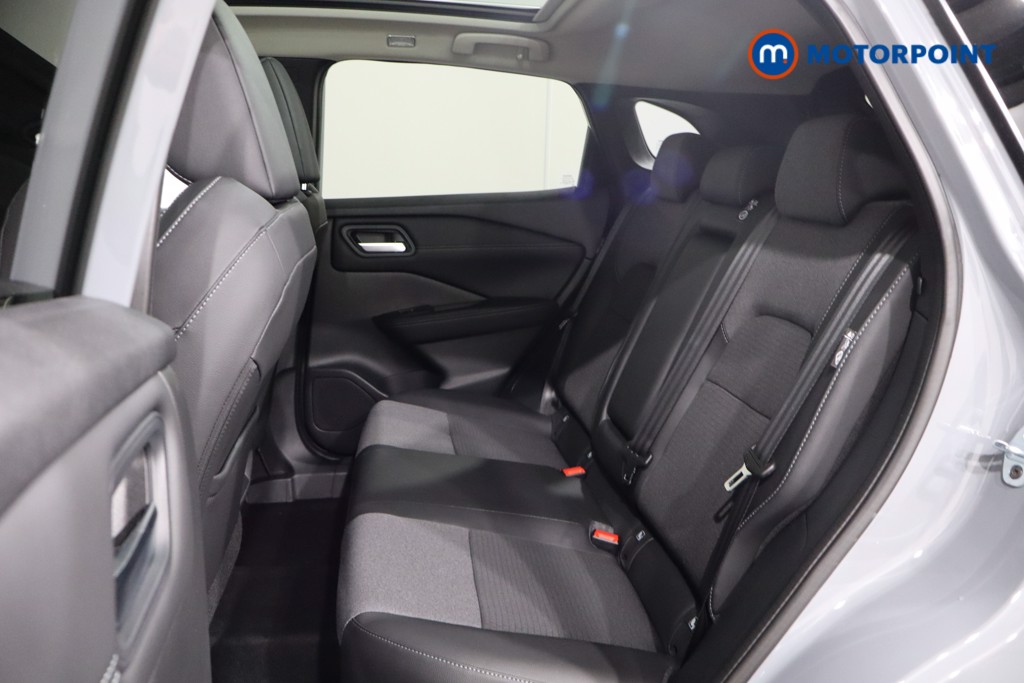 Nissan Qashqai N-Connecta Automatic Petrol SUV - Stock Number (1569609) - 5th supplementary image