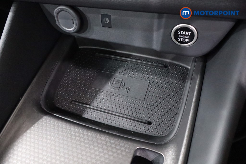 Nissan Qashqai N-Connecta Automatic Petrol SUV - Stock Number (1569609) - 17th supplementary image