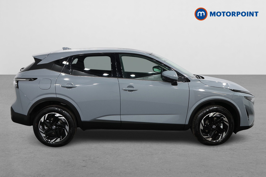 Nissan Qashqai N-Connecta Automatic Petrol SUV - Stock Number (1569609) - Drivers side