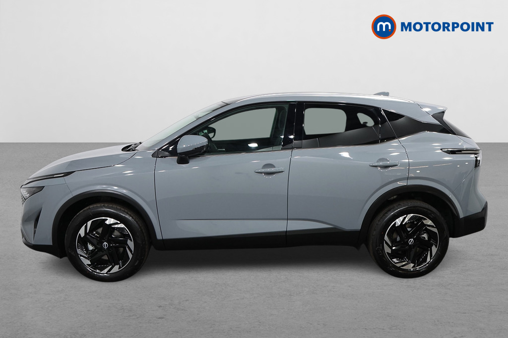 Nissan Qashqai N-Connecta Automatic Petrol SUV - Stock Number (1569609) - Passenger side