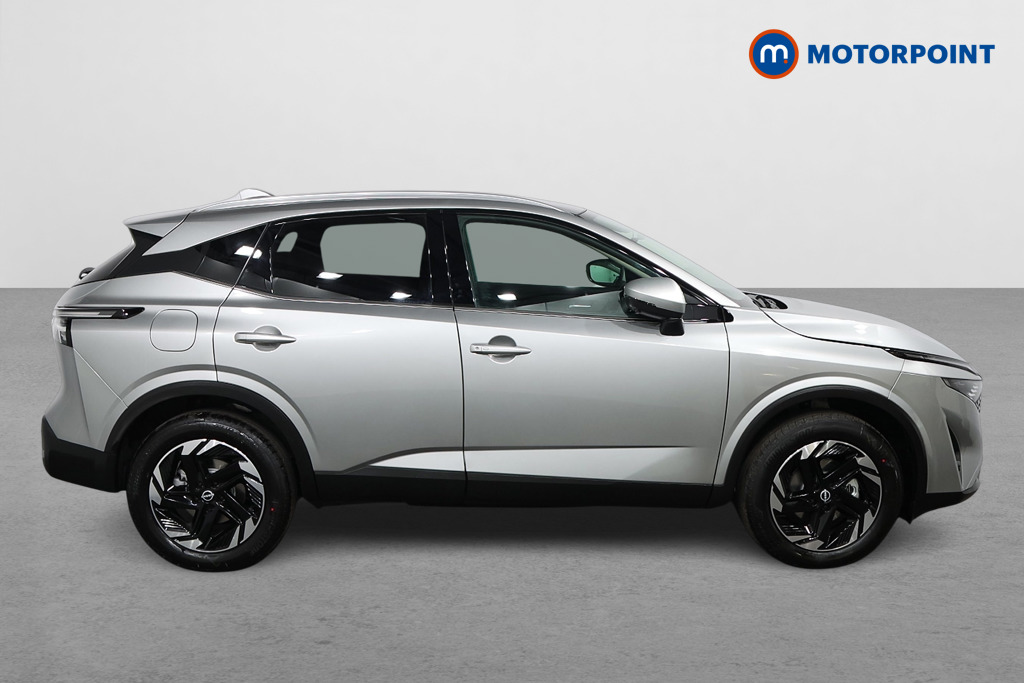 Nissan Qashqai N-Connecta Automatic Petrol SUV - Stock Number (1569613) - Drivers side