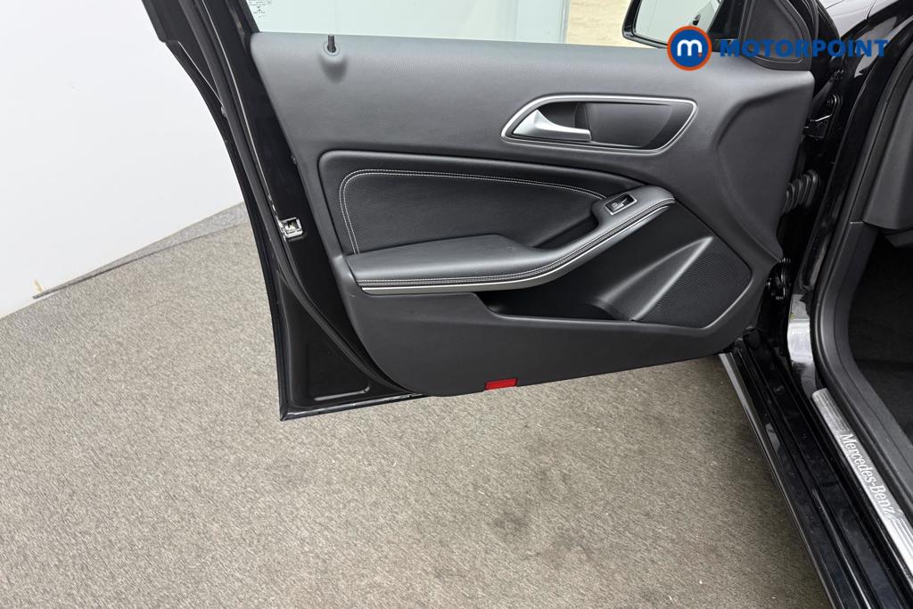 Mercedes-Benz A Class Sport Manual Diesel Hatchback - Stock Number (1558645) - 3rd supplementary image