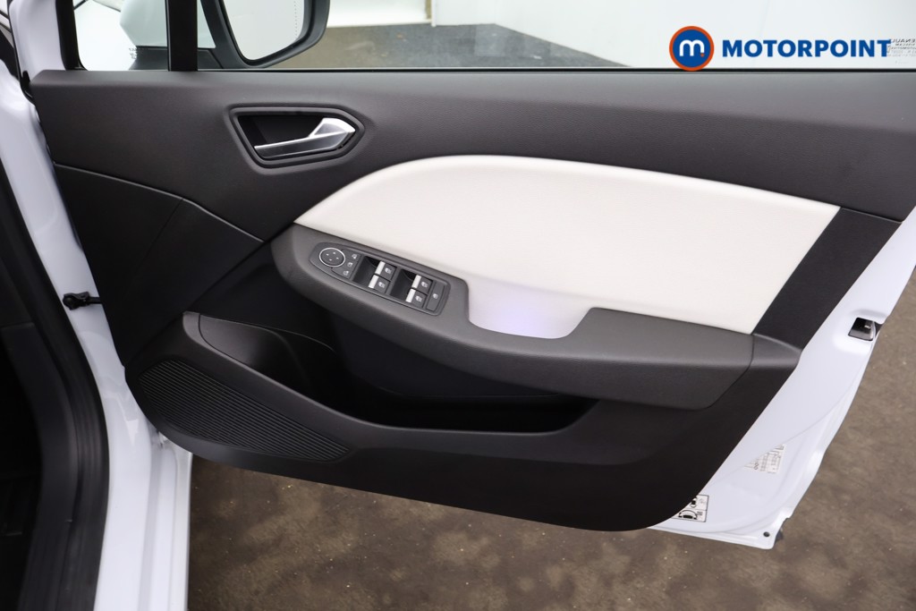 Renault Clio S Edition Manual Petrol Hatchback - Stock Number (1560940) - 8th supplementary image