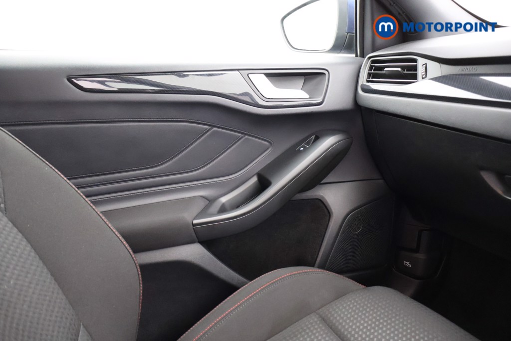 Ford Focus St-Line Manual Petrol Hatchback - Stock Number (1561307) - 6th supplementary image