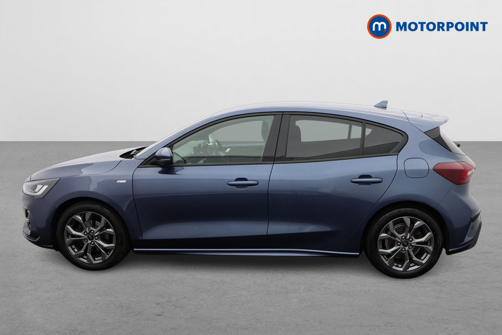 Ford Focus St-Line Manual Petrol Hatchback - Stock Number (1561307) - Passenger side