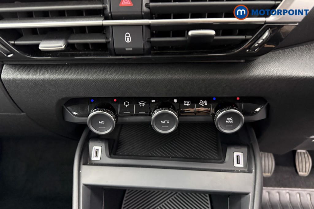 Citroen C4 Sense Manual Petrol Hatchback - Stock Number (1561620) - 9th supplementary image