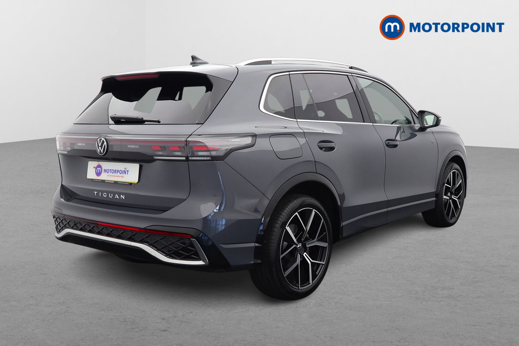 Volkswagen Tiguan R-Line Automatic Diesel SUV - Stock Number (1561929) - Drivers side rear corner
