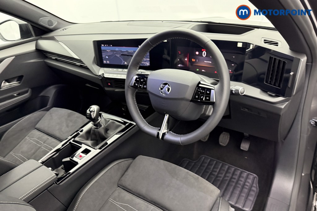 Vauxhall Astra Ultimate Manual Petrol Hatchback - Stock Number (1563025) - 4th supplementary image