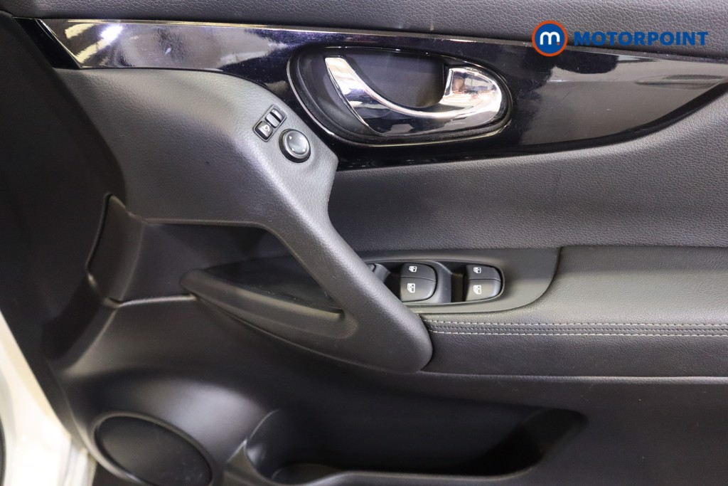 Nissan Qashqai Acenta Premium Manual Petrol SUV - Stock Number (1563355) - 7th supplementary image
