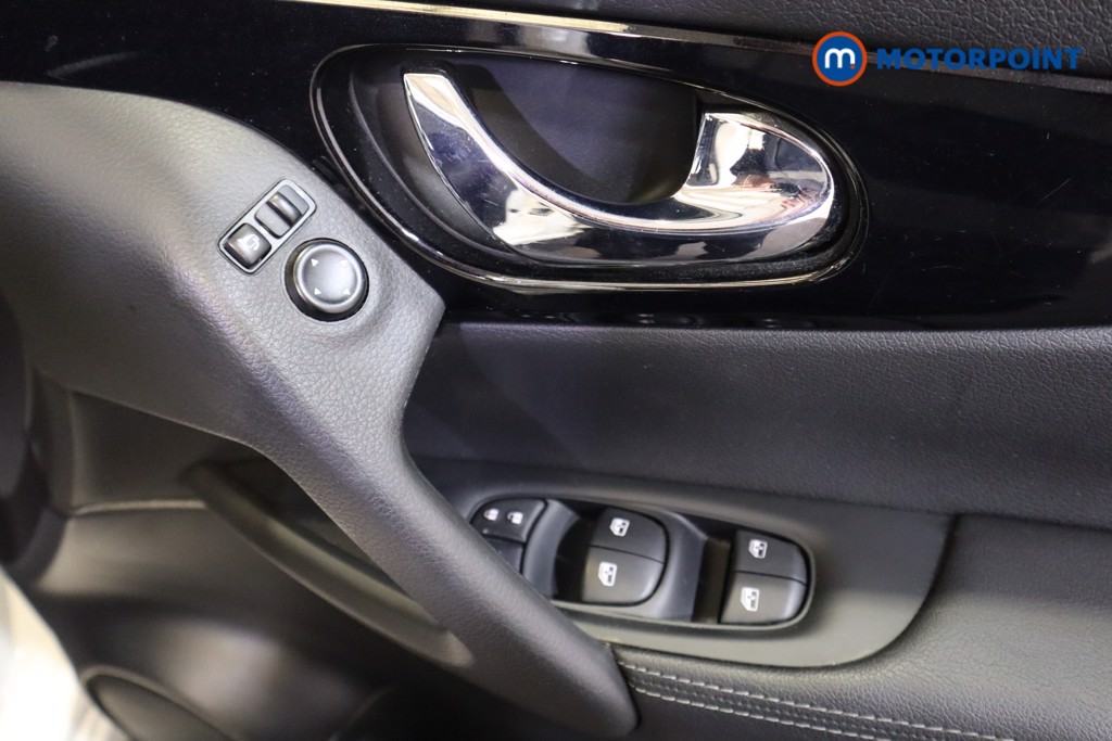 Nissan Qashqai Acenta Premium Manual Petrol SUV - Stock Number (1563355) - 8th supplementary image