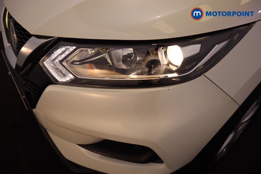 Nissan Qashqai Acenta Premium Manual Petrol SUV - Stock Number (1563355) - 21st supplementary image