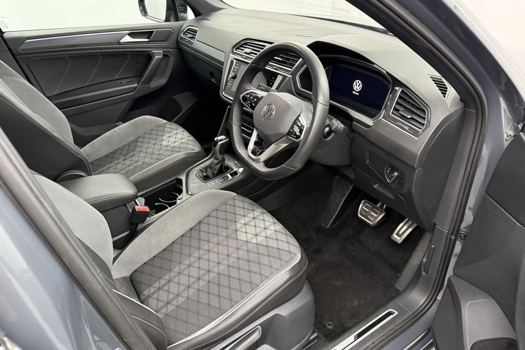 Volkswagen Tiguan Black Edition Automatic Petrol SUV - Stock Number (1563394) - 1st supplementary image