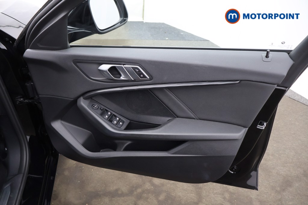 BMW 1 Series Sport Manual Petrol Hatchback - Stock Number (1563395) - 8th supplementary image