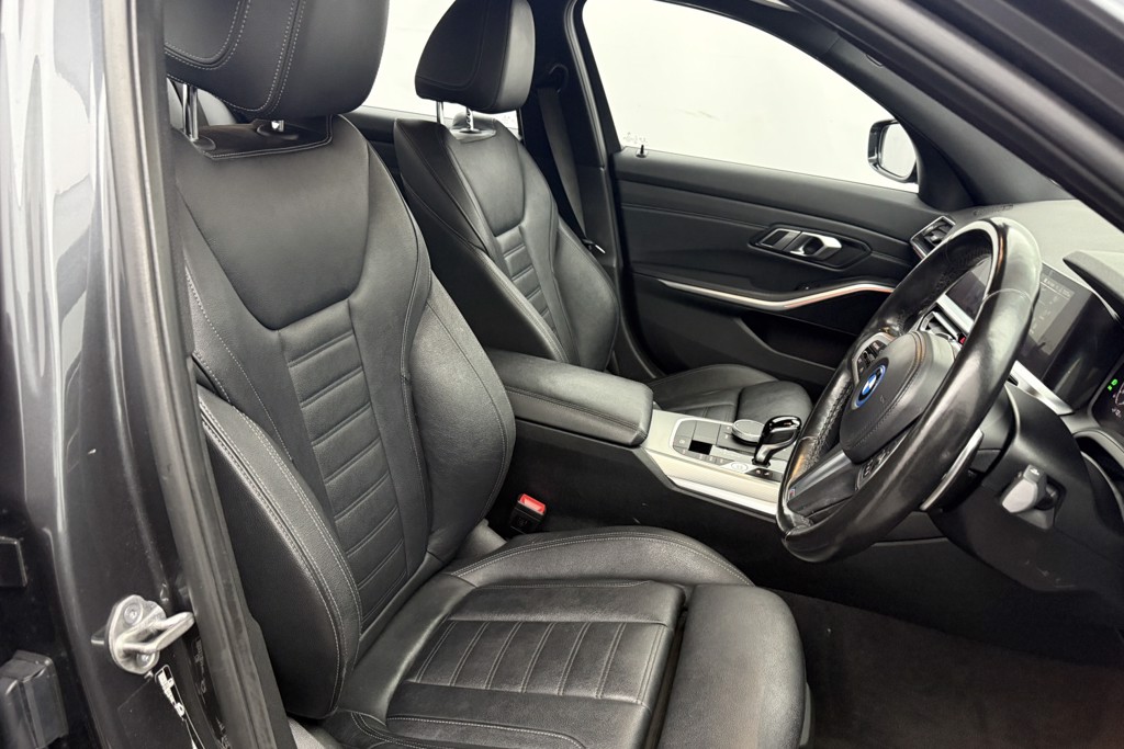 BMW 3 Series M Sport Automatic Petrol Plug-In Hybrid Saloon - Stock Number (1563561) - 24th supplementary image