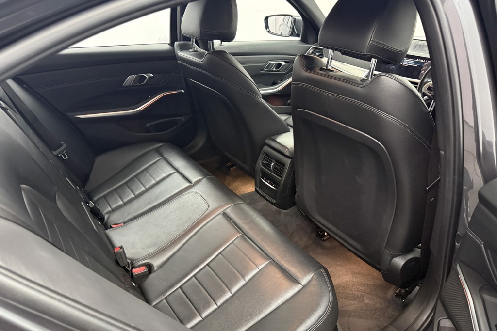 BMW 3 Series M Sport Automatic Petrol Plug-In Hybrid Saloon - Stock Number (1563561) - 26th supplementary image