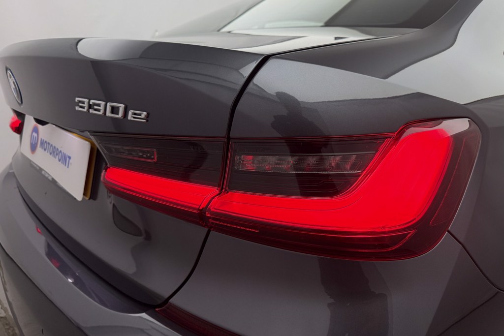 BMW 3 Series M Sport Automatic Petrol Plug-In Hybrid Saloon - Stock Number (1563561) - 31st supplementary image