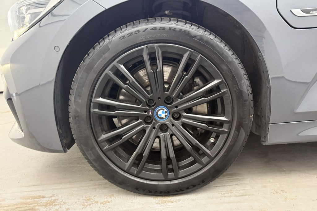 BMW 3 Series M Sport Automatic Petrol Plug-In Hybrid Saloon - Stock Number (1563561) - 41st supplementary image