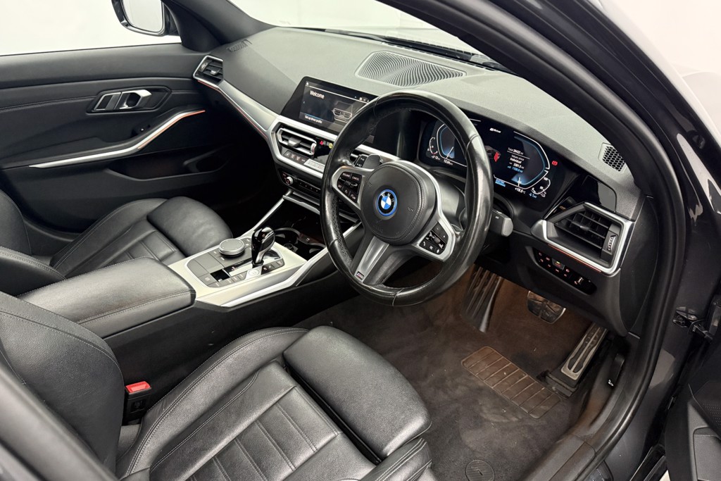 BMW 3 Series M Sport Automatic Petrol Plug-In Hybrid Saloon - Stock Number (1563561) - 1st supplementary image