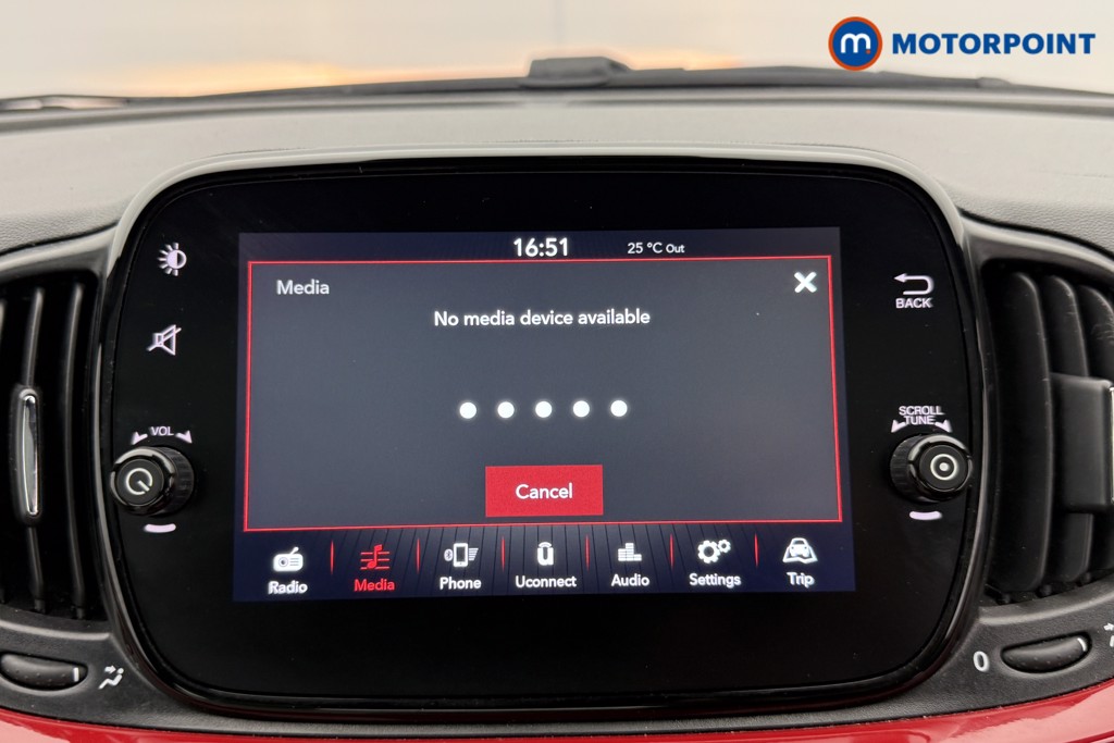 Fiat 500 Dolcevita Manual Petrol-Electric Hybrid Hatchback - Stock Number (1563775) - 5th supplementary image