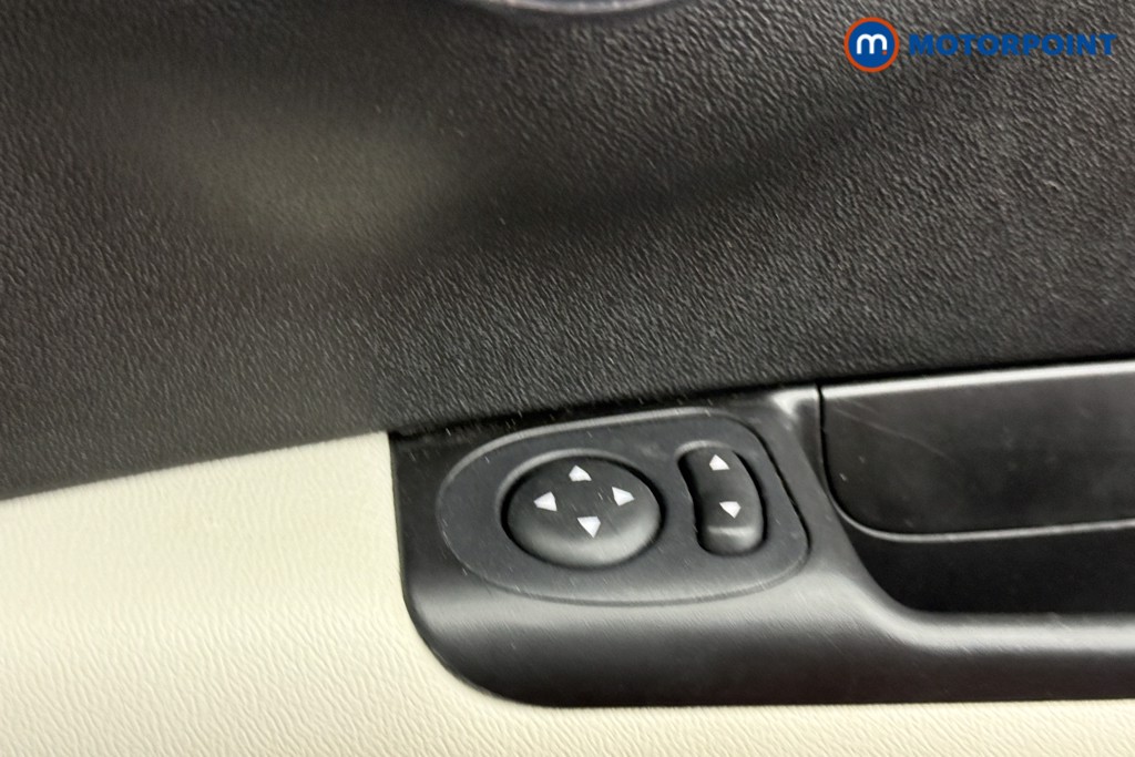 Fiat 500 Dolcevita Manual Petrol-Electric Hybrid Hatchback - Stock Number (1563775) - 13th supplementary image