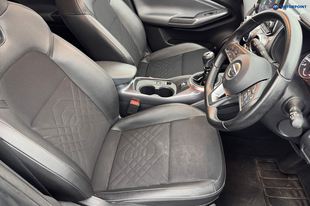 Nissan Juke Tekna Manual Petrol SUV - Stock Number (1563781) - 5th supplementary image