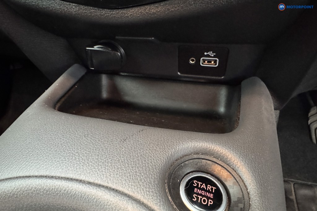Nissan Juke Tekna Manual Petrol SUV - Stock Number (1563781) - 13th supplementary image