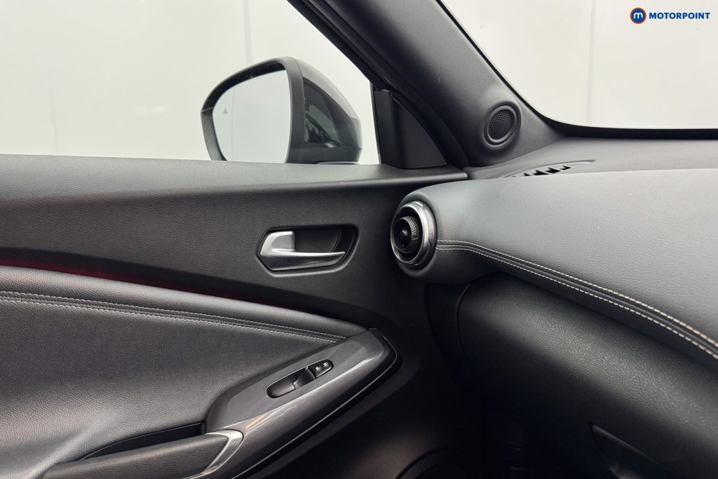 Nissan Juke Tekna Manual Petrol SUV - Stock Number (1563781) - 15th supplementary image