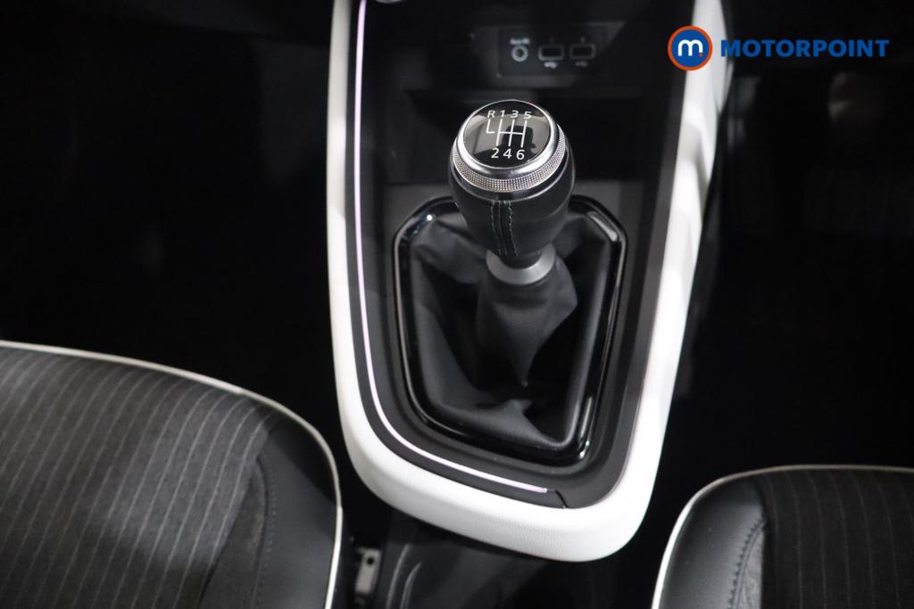 Renault Clio Techno Manual Petrol Hatchback - Stock Number (1563827) - 3rd supplementary image
