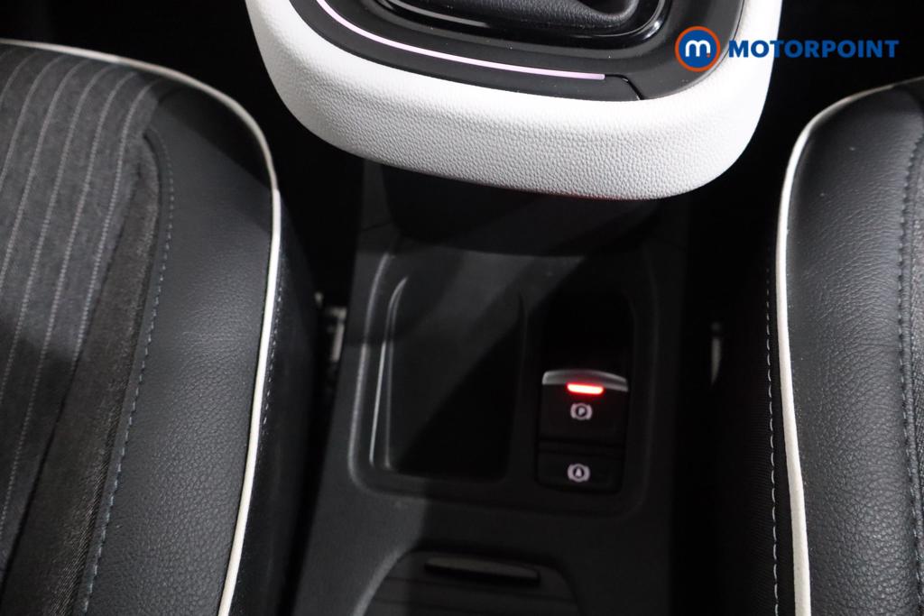 Renault Clio Techno Manual Petrol Hatchback - Stock Number (1563827) - 4th supplementary image