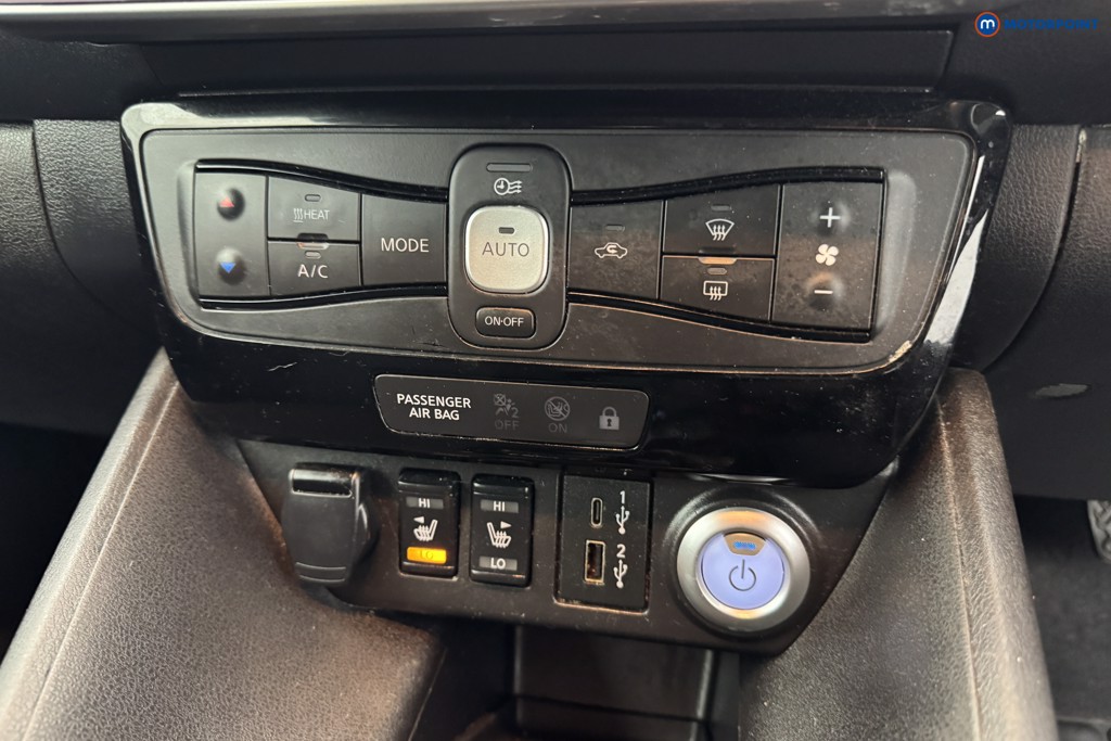 Nissan Leaf N-Connecta Automatic Electric Hatchback - Stock Number (1563953) - 14th supplementary image